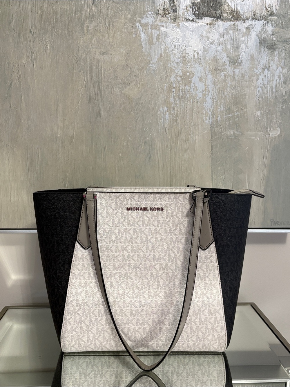 Michael Kors Kimberly Two-Tone Signature Tote - Black & White
